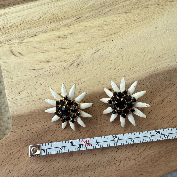 Vintage Vendome Signed Clip On Earrings - Picture 5 of 11